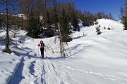 18 Prima in salita accanto alle piste ...